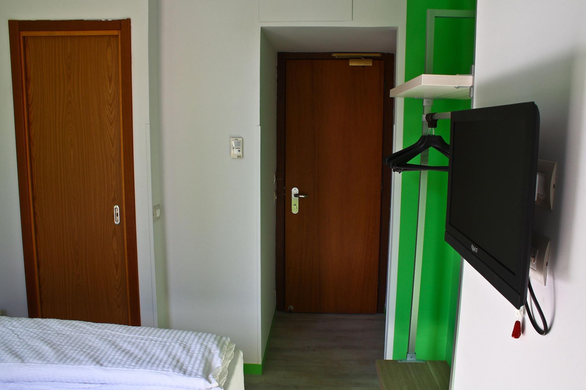 Hotel Nologo Генуя Экстерьер фото