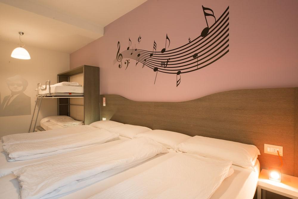 Hotel Nologo Генуя Экстерьер фото