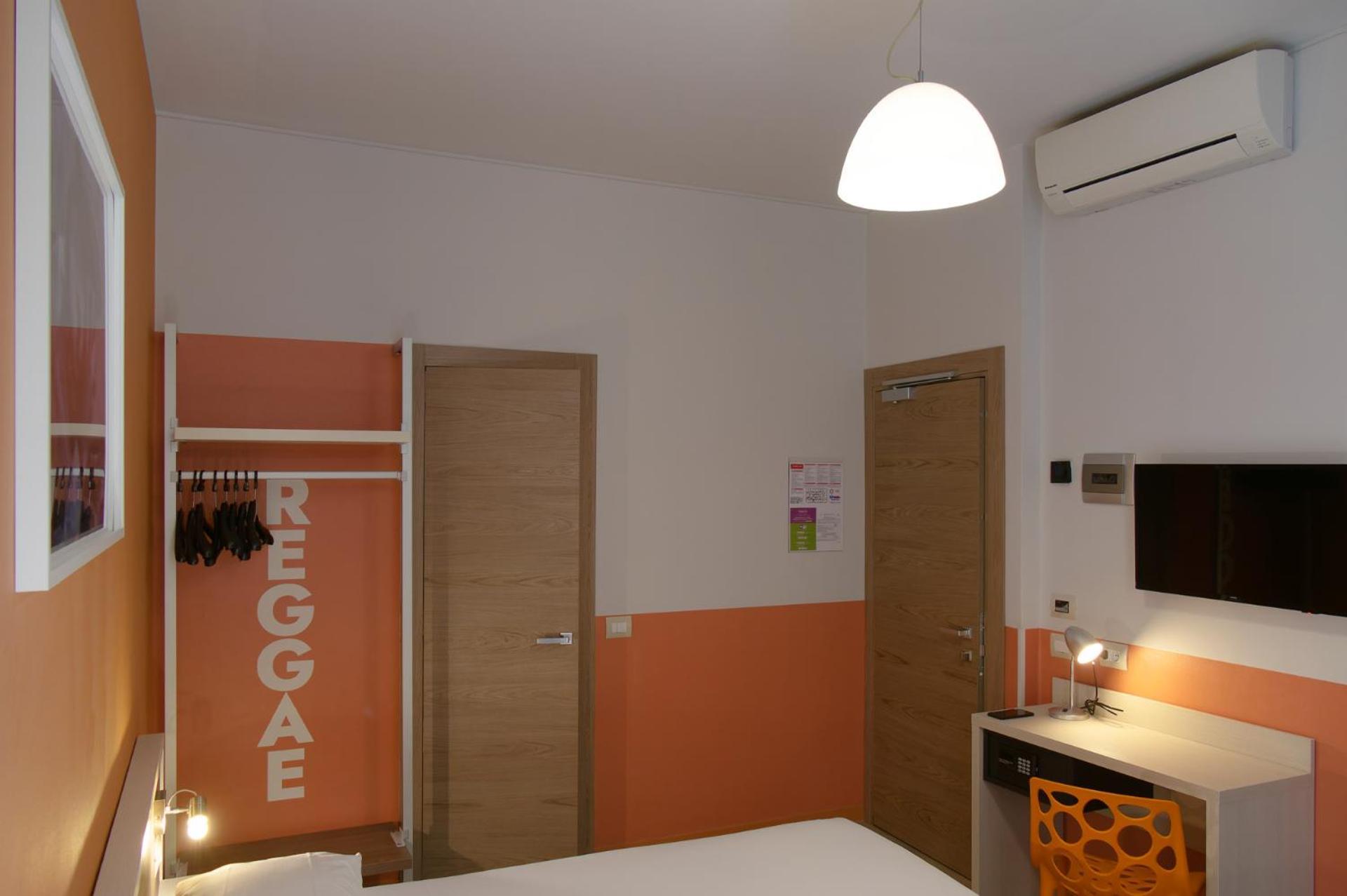 Hotel Nologo Генуя Экстерьер фото