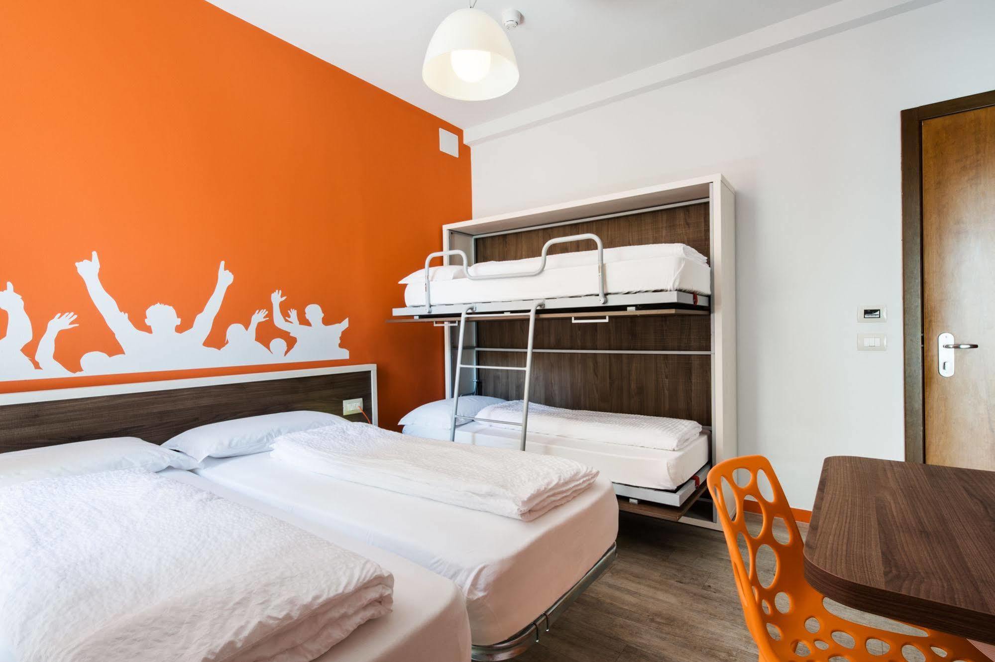Hotel Nologo Генуя Экстерьер фото