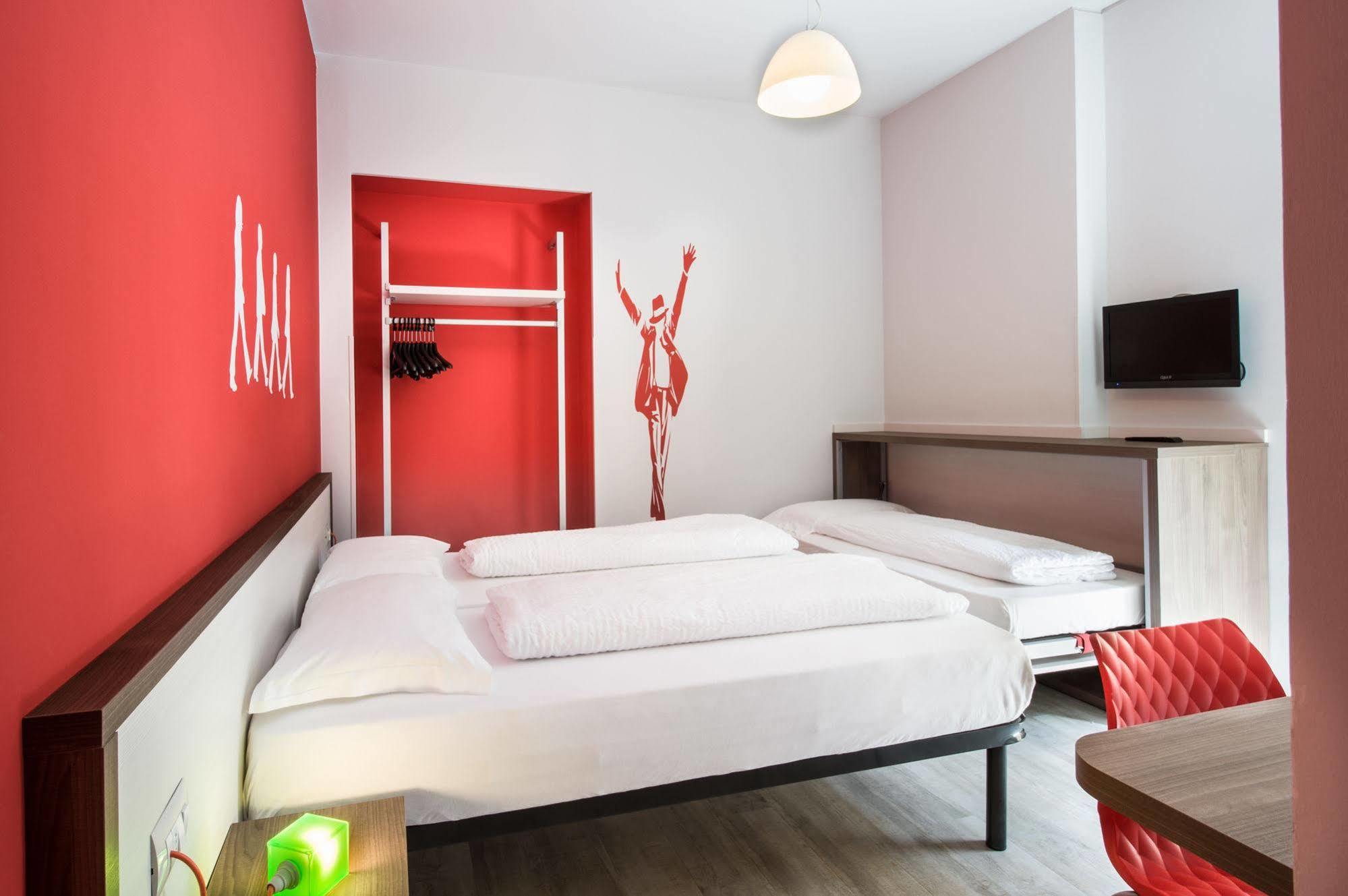 Hotel Nologo Генуя Экстерьер фото